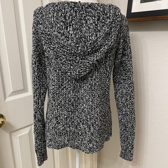 American Eagle hooded sweater - Picture 2 of 3